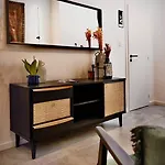 Lujza B Studio 43